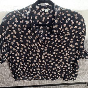 Daisy short sleeve American Eagle blouse